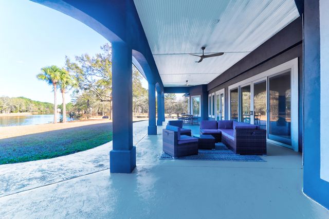 6615 Old Jacksonboro Road, Ravenel, SC 29470