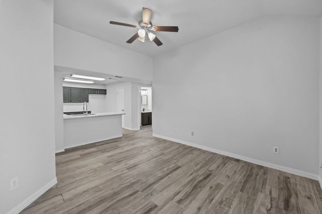 2906 Menlo Park Lane, Carrollton, TX 75007