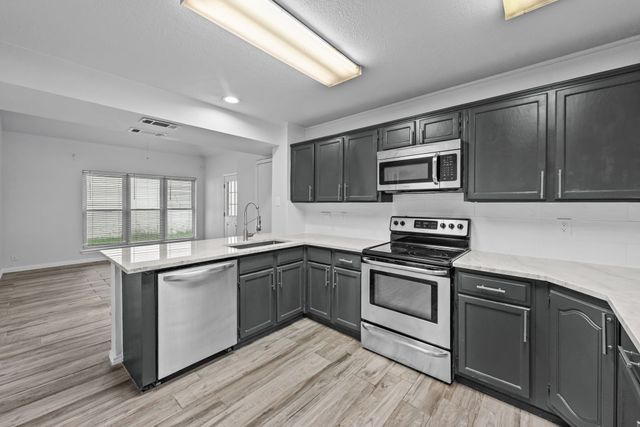 2906 Menlo Park Lane, Carrollton, TX 75007