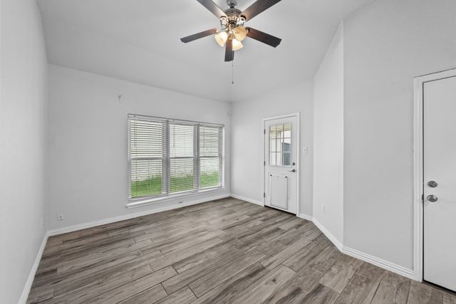2906 Menlo Park Lane, Carrollton, TX 75007
