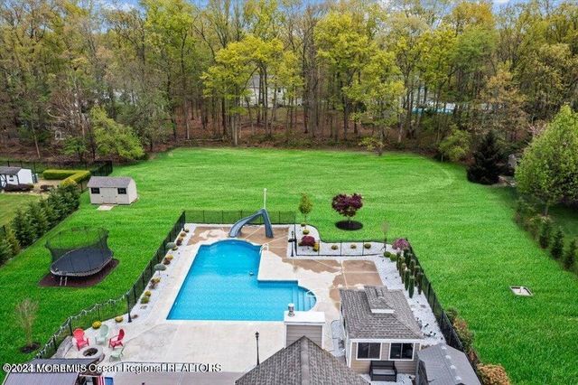 5 Autumn Avenue, Jackson, NJ 08527