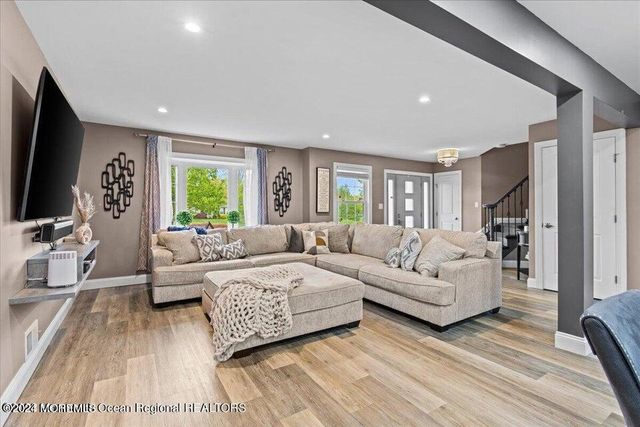 5 Autumn Avenue, Jackson, NJ 08527