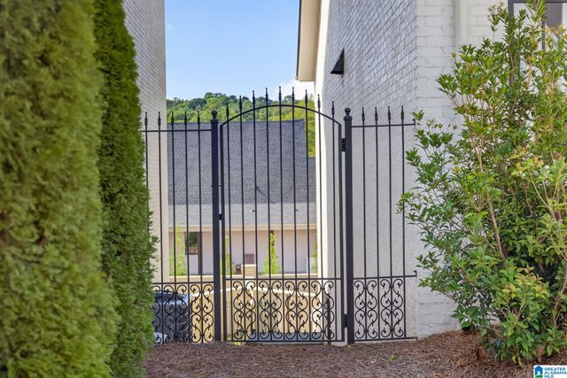 1719 COLLINWOOD COURT, Vestavia Hills, AL 35216