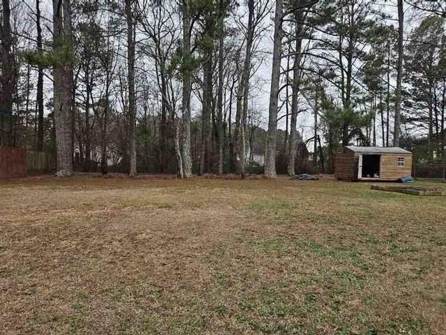 405 Pine Valley Dr, Powder Springs, GA 30127