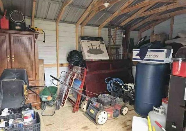 405 Pine Valley Dr, Powder Springs, GA 30127