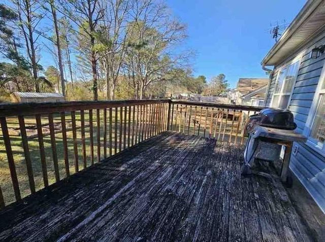 405 Pine Valley Dr, Powder Springs, GA 30127