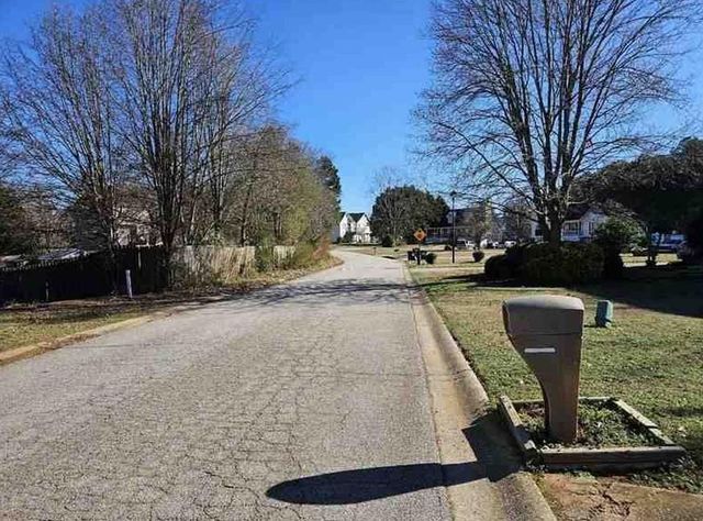 405 Pine Valley Dr, Powder Springs, GA 30127