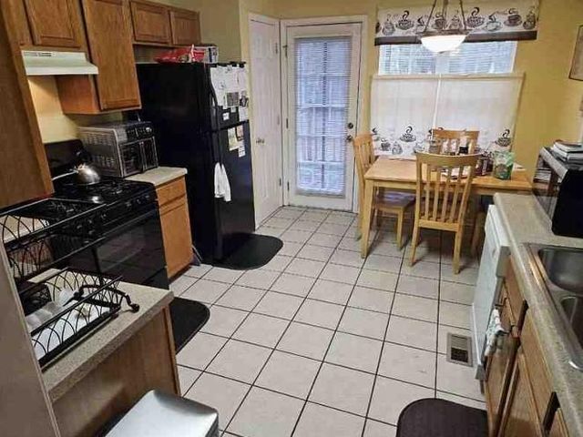 405 Pine Valley Dr, Powder Springs, GA 30127