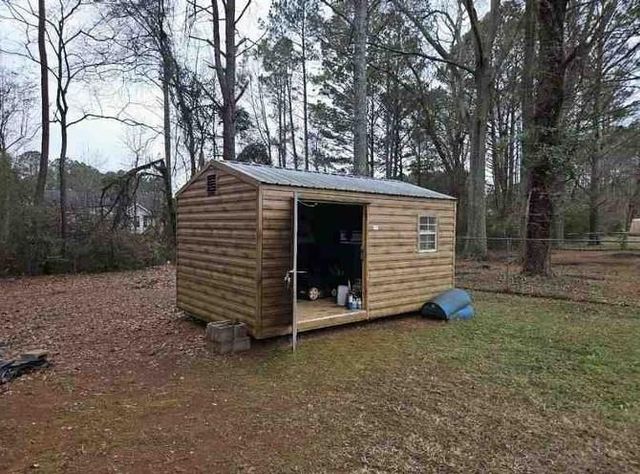 405 Pine Valley Dr, Powder Springs, GA 30127