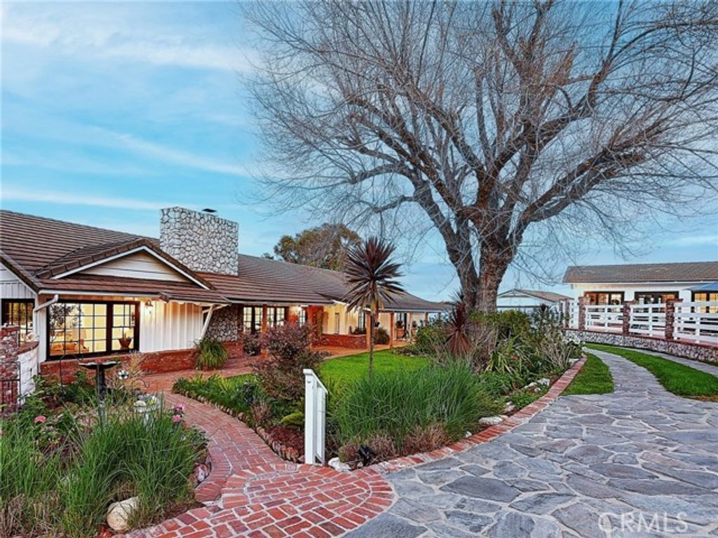 46 Empty Saddle Road, Rolling Hills Estates, CA 90274