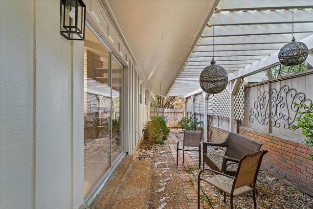 4114 VILLAGE RD, Memphis, TN 38117