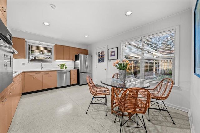 4114 VILLAGE RD, Memphis, TN 38117