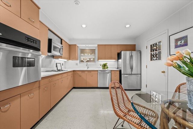 4114 VILLAGE RD, Memphis, TN 38117