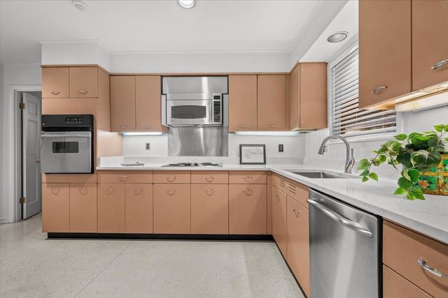 4114 VILLAGE RD, Memphis, TN 38117