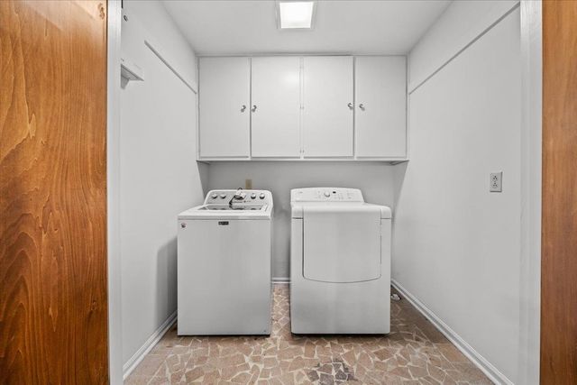 4114 VILLAGE RD, Memphis, TN 38117