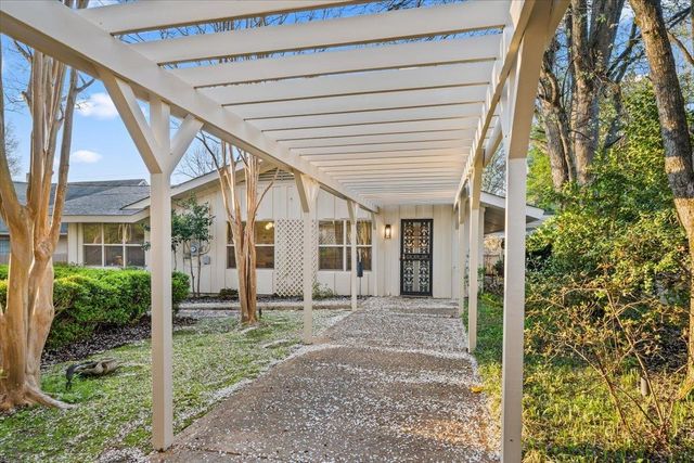 4114 VILLAGE RD, Memphis, TN 38117