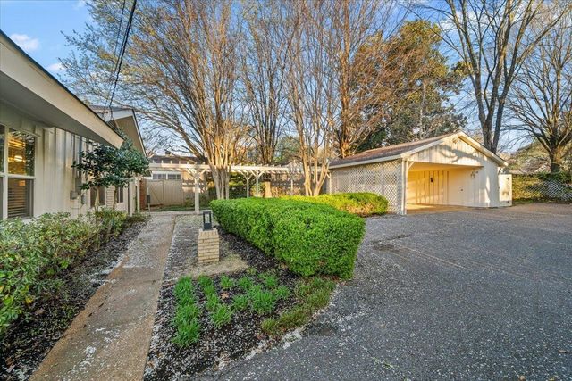 4114 VILLAGE RD, Memphis, TN 38117