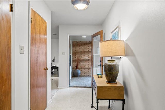 4114 VILLAGE RD, Memphis, TN 38117