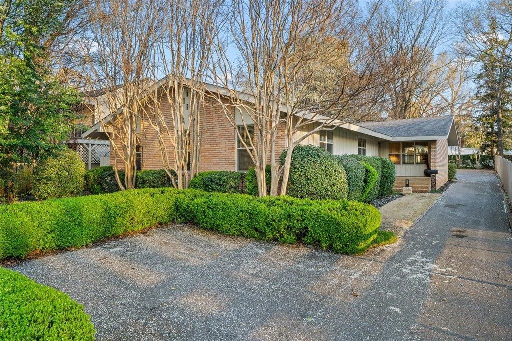 4114 VILLAGE RD, Memphis, TN 38117