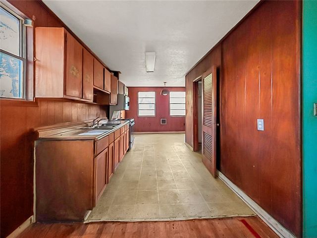 2045 E 42nd Street, Other, GA 31404