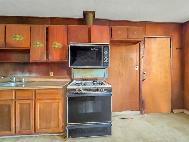 2045 E 42nd Street, Other, GA 31404