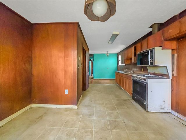 2045 E 42nd Street, Other, GA 31404