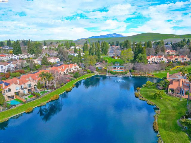 2057 Echo Pl, San Ramon, CA 94582