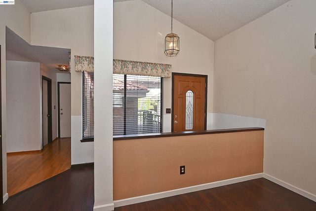 2057 Echo Pl, San Ramon, CA 94582