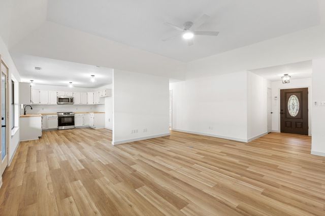 520 HUNTER RIDGE RD, San Marcos, TX 78666