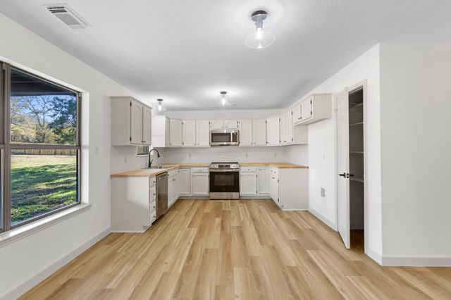 520 HUNTER RIDGE RD, San Marcos, TX 78666