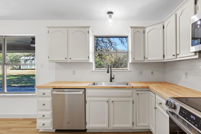 520 HUNTER RIDGE RD, San Marcos, TX 78666