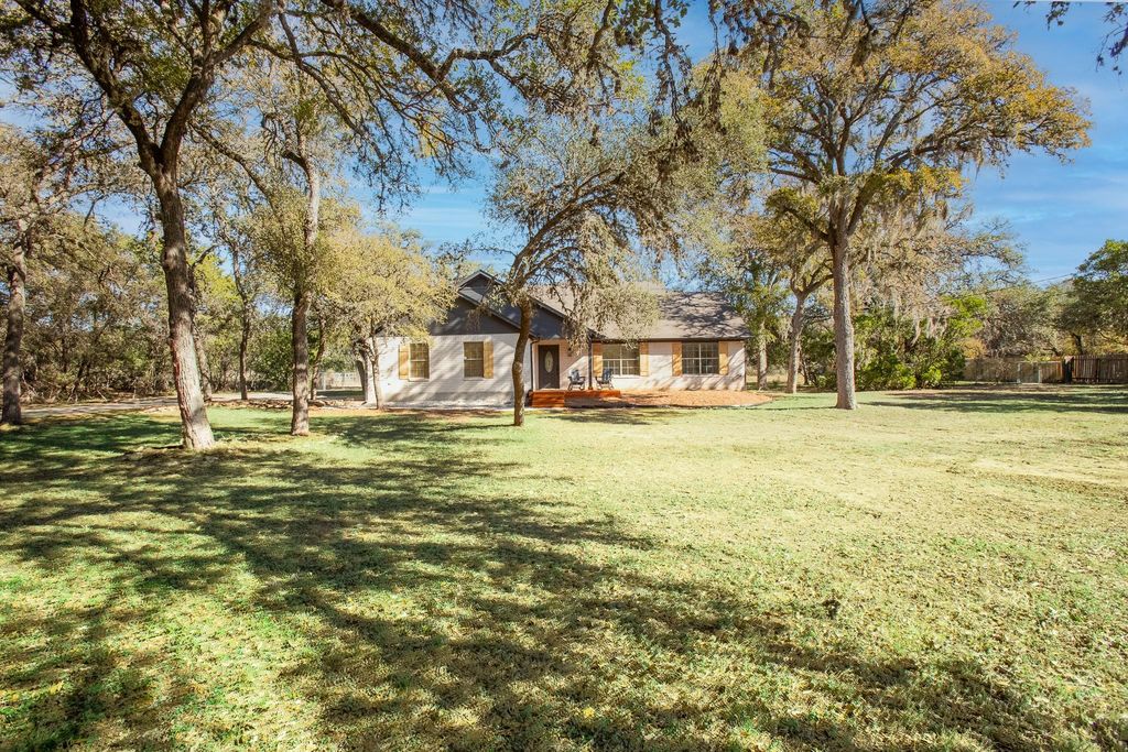 520 HUNTER RIDGE RD, San Marcos, TX 78666