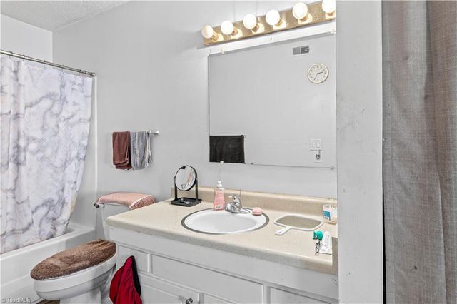 2260 Sunderland Road 74W, Winston-salem, NC 27103