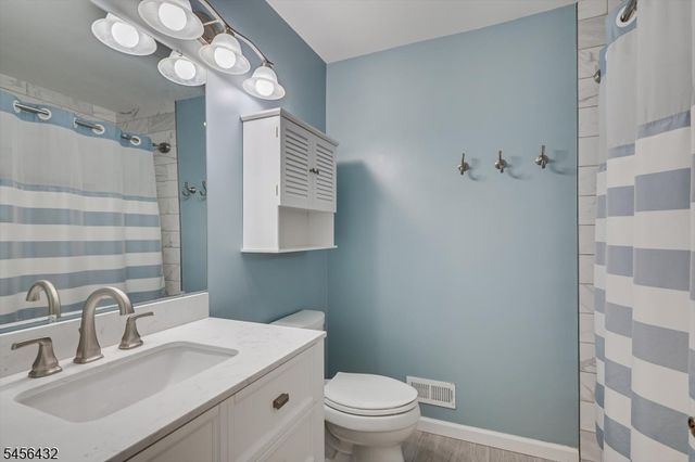 118 Edward Dr, Franklin Twp., NJ 08823