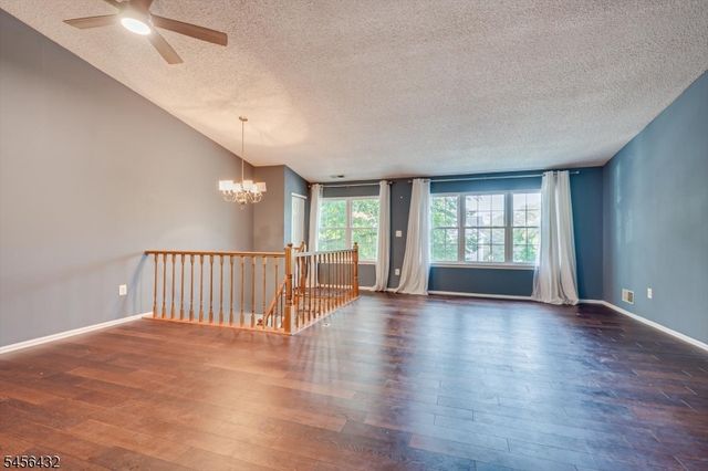 118 Edward Dr, Franklin Twp., NJ 08823