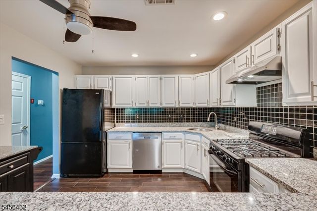 118 Edward Dr, Franklin Twp., NJ 08823