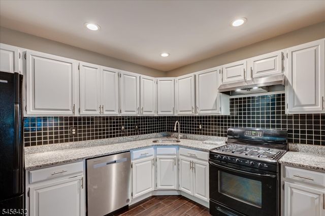 118 Edward Dr, Franklin Twp., NJ 08823