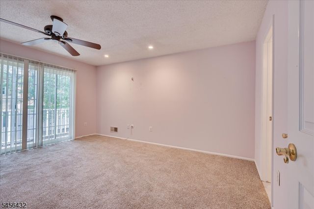 118 Edward Dr, Franklin Twp., NJ 08823
