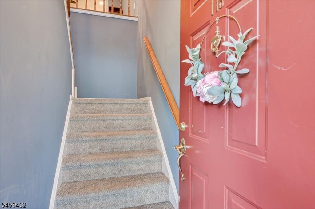 118 Edward Dr, Franklin Twp., NJ 08823 — photo 2