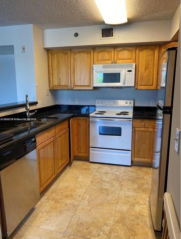 19601 E Country Club Dr 7303, Aventura, FL 33180