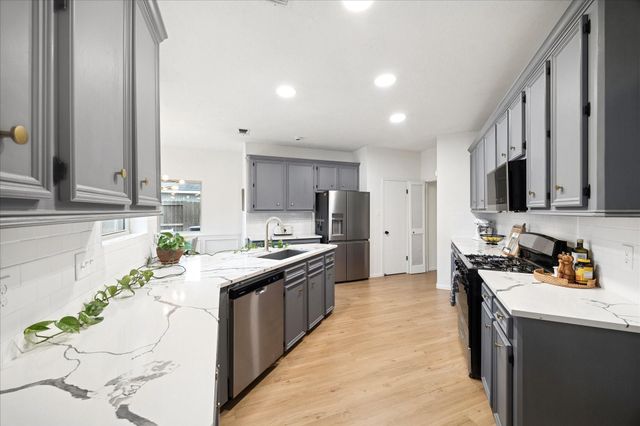 2423 1st Street, Stafford, TX 77477