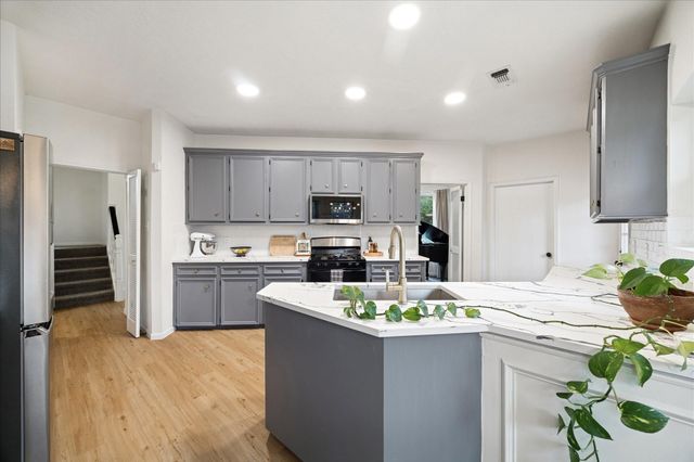 2423 1st Street, Stafford, TX 77477