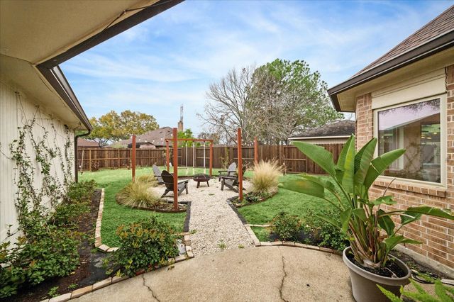 2423 1st Street, Stafford, TX 77477