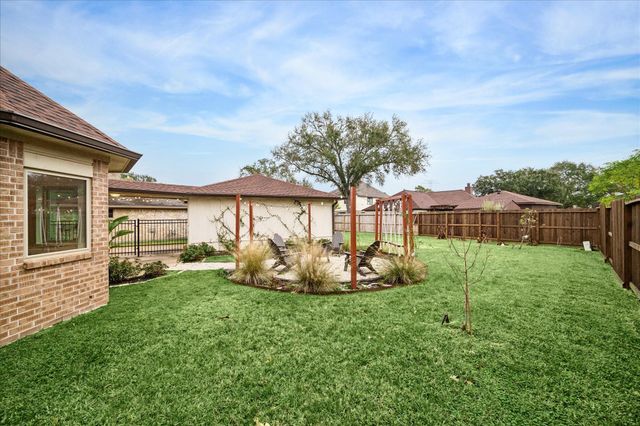 2423 1st Street, Stafford, TX 77477