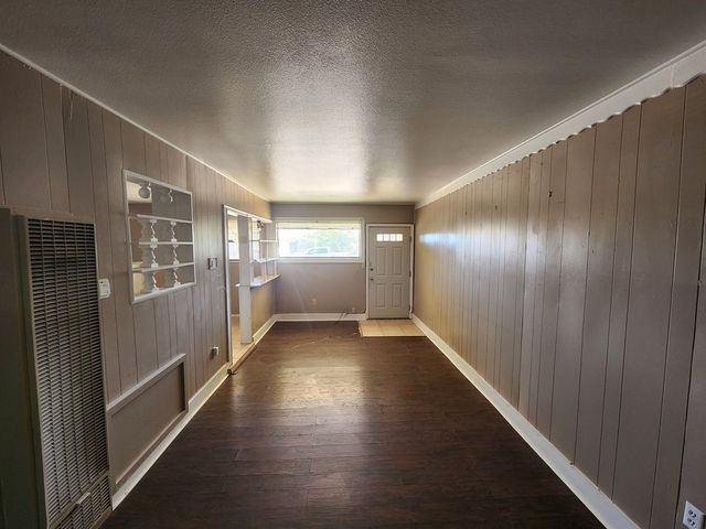 911 Snyder St, Odessa, TX 79761