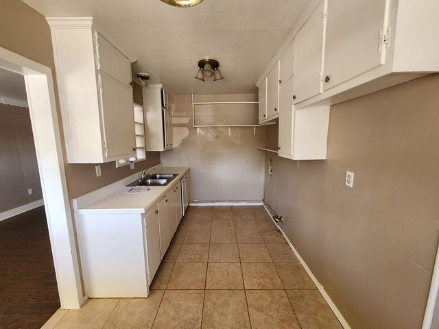 911 Snyder St, Odessa, TX 79761