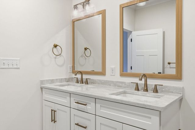 15 Fieldstone Farm Way, Duxbury, MA 02332