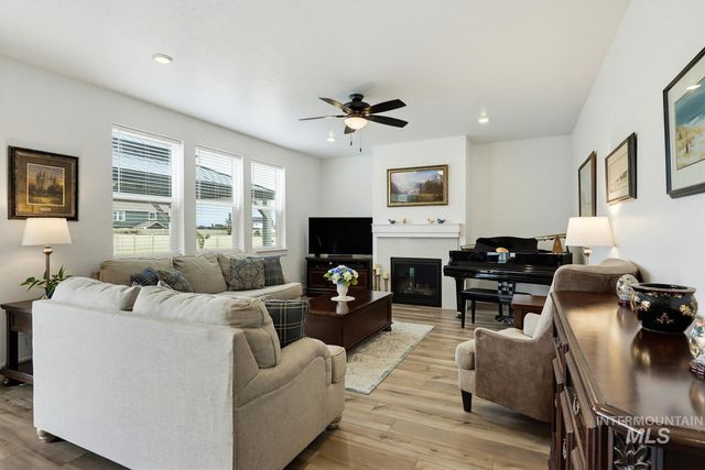 5433 E Terrace Falls Ct, Nampa, ID 83686