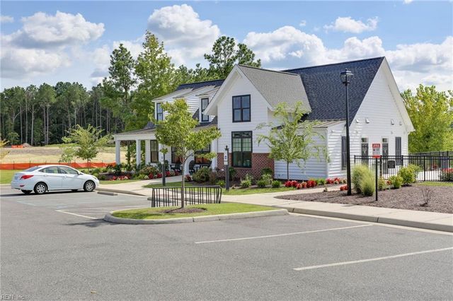 104 Williamson Park LN, Smithfield, VA 23430
