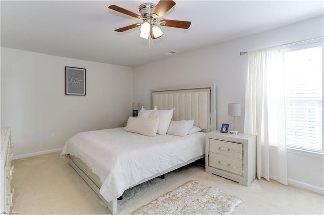 104 Williamson Park LN, Smithfield, VA 23430